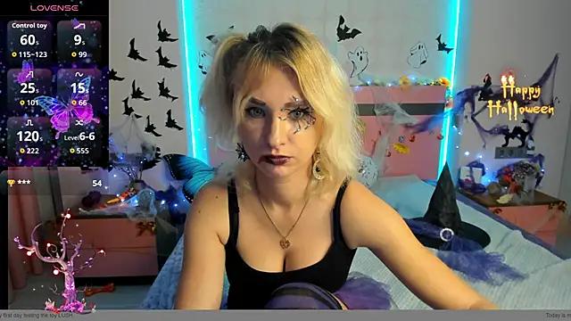 Snapshot of MeryMidnight chatting on October 2025 06:58:01 AM MeryMidnight online show from October 2025 06:58:01 AM