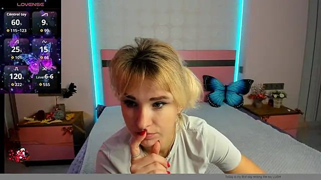 Snapshot of MeryMidnight chatting on November 2025 06:45:01 AM MeryMidnight online show from November 2025 06:45:01 AM