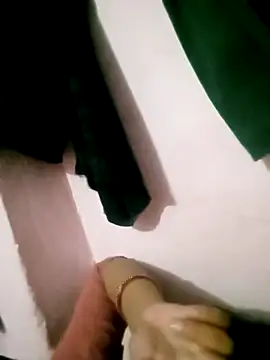 Hot-yuo84 online show from September 2025 07:59:02 PM