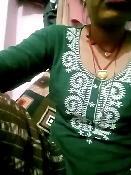 Hot-yuo84 online show from October 2025 05:33:02 PM