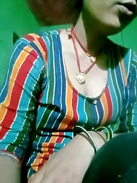 Hot-yuo84 online show from October 2025 04:52:01 PM