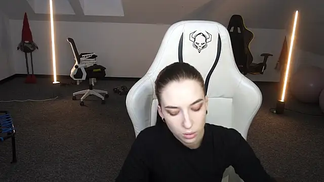  Lili 054 online show from October 2025 02:15:01 PM