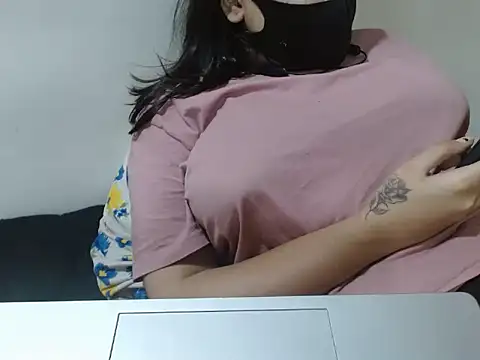 Nataliya Singh online show from April 2026 04:45:01 PM