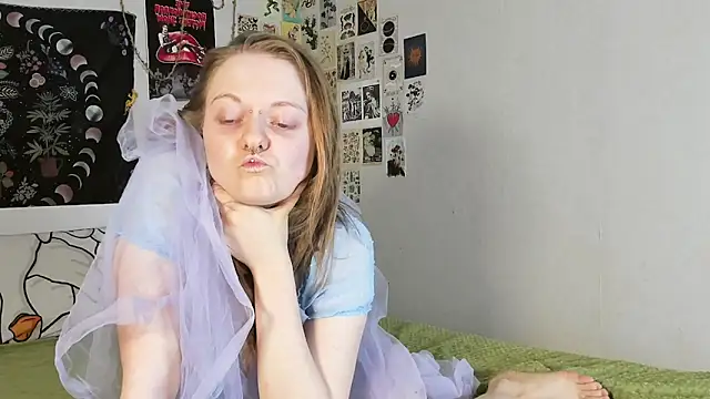 WonderConnie1 online show from September 2025 03:33:01 PM