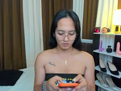 URHottestAngel online show from October 2025 12:50:02 PM