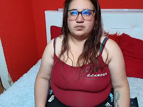  khloe tomson  online show from September 2025 01:01:01 PM