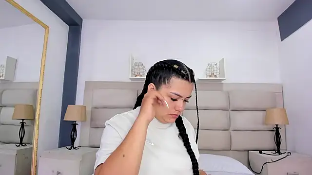 ScarletMoon1  online show from October 2025 12:06:01 PM