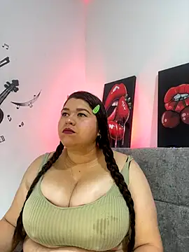 SafiroFer online show from October 2025 09:04:02 PM