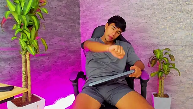 CHR58  online show from September 2025 11:37:02 PM