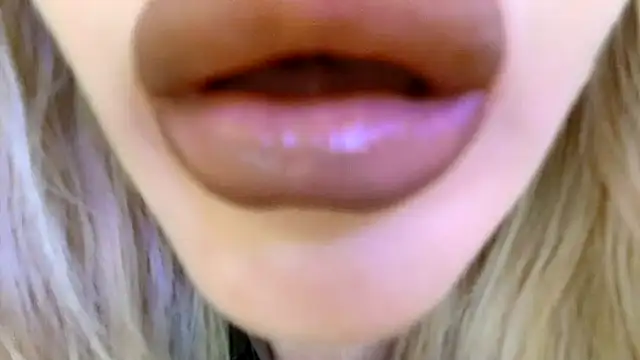 Snapshot of Politeeliza chatting on June 2026 08:11:02 PM Politeeliza online show from June 2026 08:11:02 PM