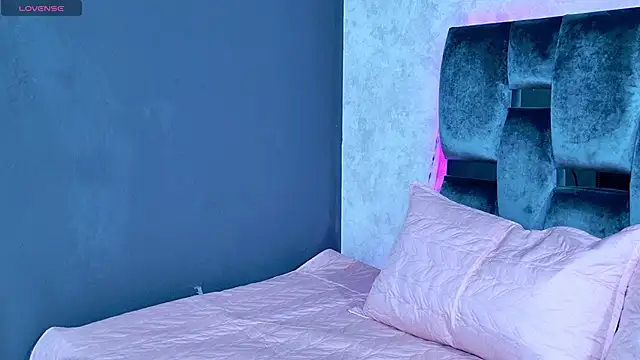 Snapshot of Luna_sophya chatting on September 2025 11:48:01 AM Luna sophya online show from September 2025 11:48:01 AM