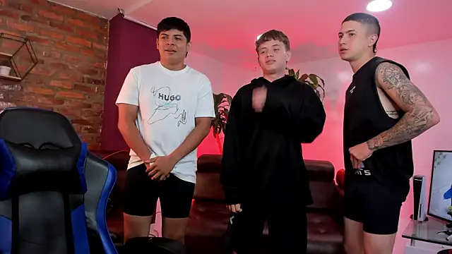 Snapshot of Handsomeboyss19 chatting on November 2025 01:38:02 AM Handsomeboyss19 online show from November 2025 01:38:02 AM