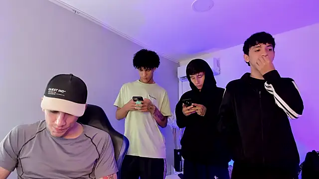 Handsomeboyss19 online show from June 2026 08:41:01 PM