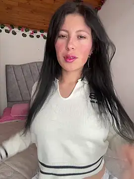 Mia salinass online show from September 2025 05:25:02 PM