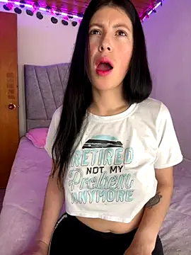 Mia salinass online show from September 2025 05:06:01 PM