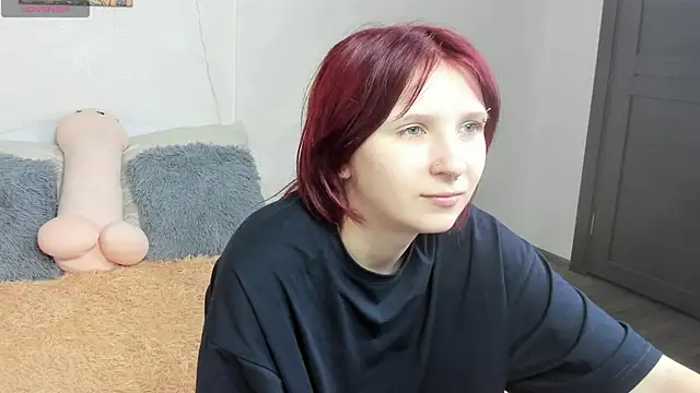 Fannie Selmie online show from September 2025 04:23:01 AM
