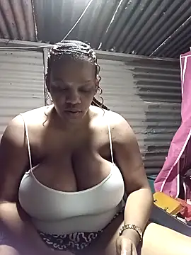 Snapshot of HappygalTheQueen chatting on October 2025 06:01:01 PM HappygalTheQueen online show from October 2025 06:01:01 PM