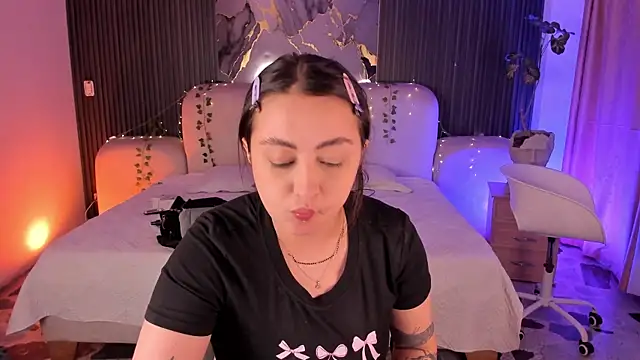 Snapshot of SarahCastro1_ chatting on June 2026 04:54:02 AM SarahCastro1 online show from June 2026 04:54:02 AM