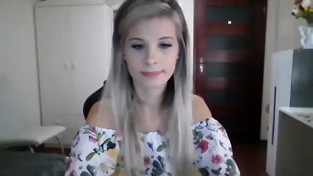 Snapshot of KristineGlow chatting on September 2025 08:45:02 PM KristineGlow online show from September 2025 08:45:02 PM