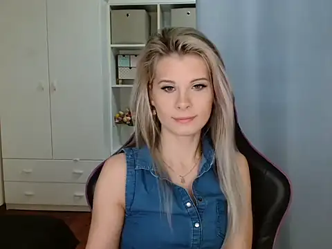 KristineGlow online show from February 2026 07:09:02 AM