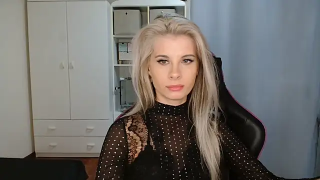 KristineGlow online show from March 2026 06:20:01 PM