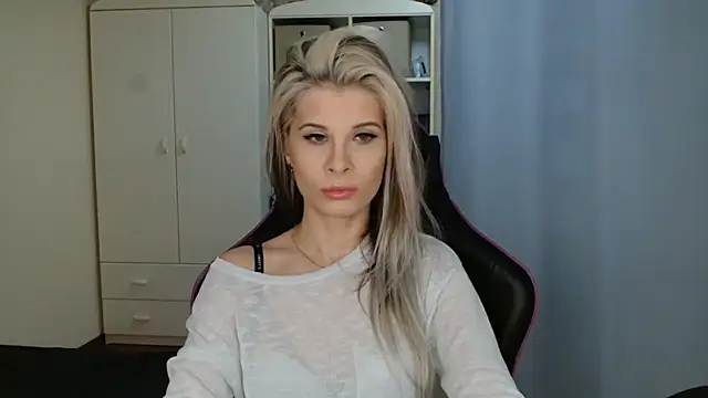 KristineGlow online show from April 2026 06:16:01 AM