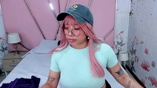 Snapshot of SafiroAgataaa chatting on September 2025 09:39:02 PM SafiroAgataaa online show from September 2025 09:39:02 PM