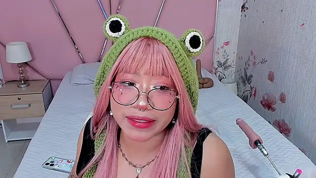 Snapshot of SafiroAgataaa chatting on September 2025 08:14:01 PM SafiroAgataaa online show from September 2025 08:14:01 PM