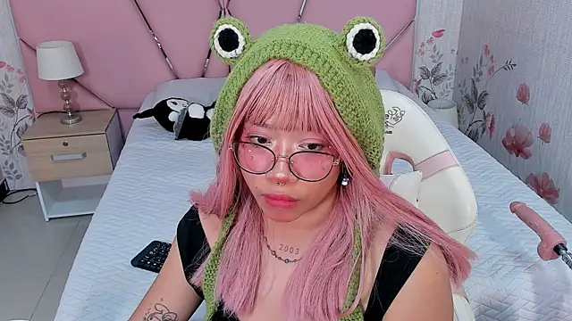 Snapshot of SafiroAgataaa chatting on September 2025 08:20:02 AM SafiroAgataaa online show from September 2025 08:20:02 AM