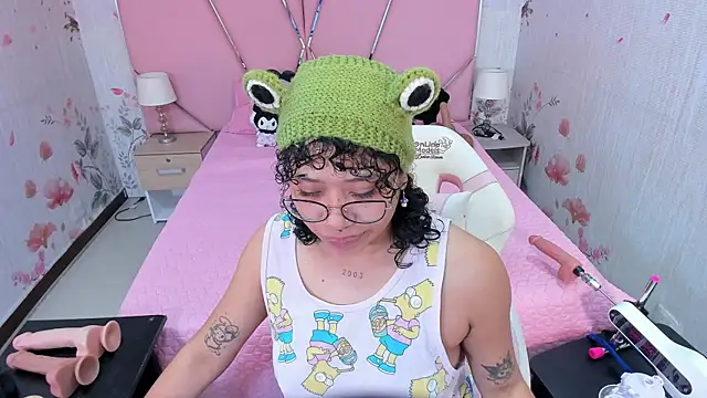 Snapshot of SafiroAgataaa chatting on October 2025 07:36:02 PM SafiroAgataaa online show from October 2025 07:36:02 PM