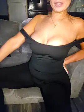 KissMeKylie online show from December 2025 11:11:02 PM