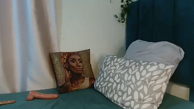 Snapshot of Keishaa-77 chatting on September 2025 03:35:02 PM Keishaa-77 online show from September 2025 03:35:02 PM