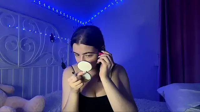 HoneyMist online show from October 2025 06:06:01 PM