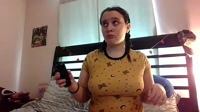 Snapshot of Shadow_Slut chatting on September 2025 04:45:01 PM Shadow Slut online show from September 2025 04:45:01 PM