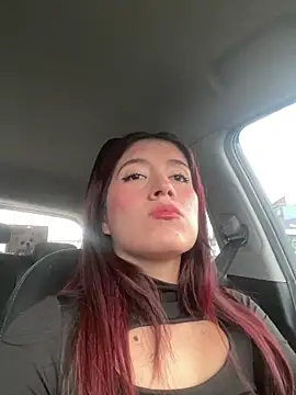 BrunnetAri  online show from March 2026 06:44:01 PM