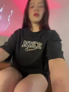 BrunnetAri  online show from April 2026 01:50:01 PM