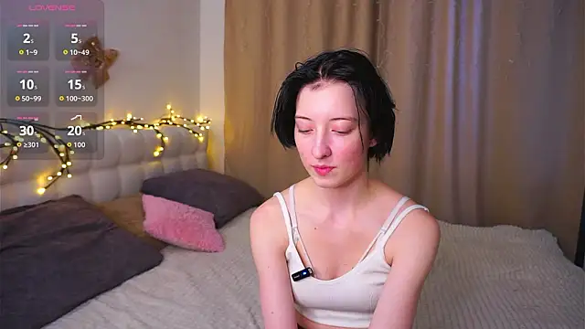 JuanaFriesz online show from January 2026 09:35:01 AM