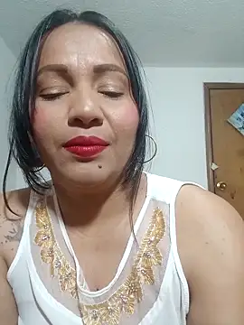 agatha sluttylatina online show from April 2026 02:01:01 AM