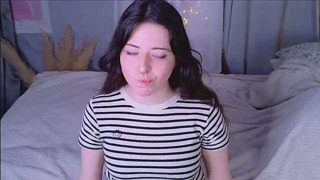 SoftAmora online show from January 2026 06:48:01 AM