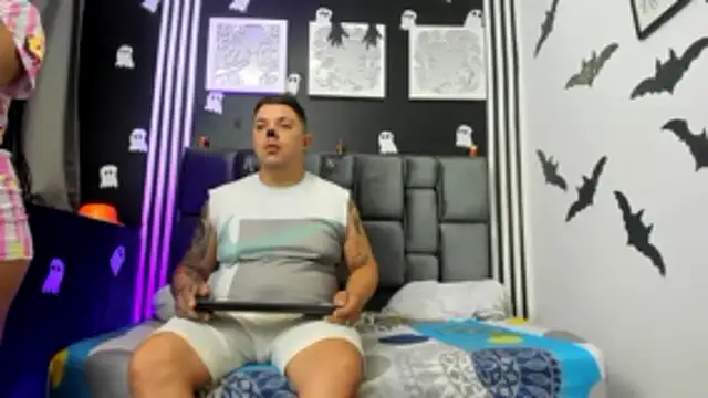 Hornycouple Hot online show from October 2025 12:38:01 PM