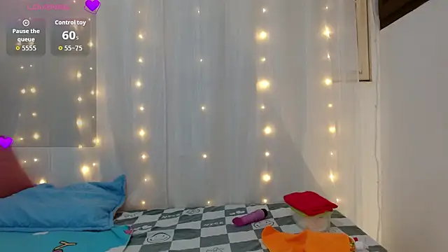 NoraParkeer online show from November 2025 01:00:01 PM