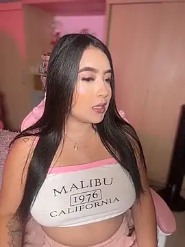 Emiily Moore1 online show from April 2026 09:51:02 PM