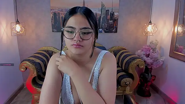 Laura janne online show from September 2025 01:33:02 PM