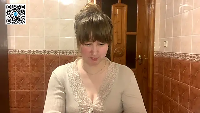 MaroonMoon  online show from December 2025 09:00:01 PM