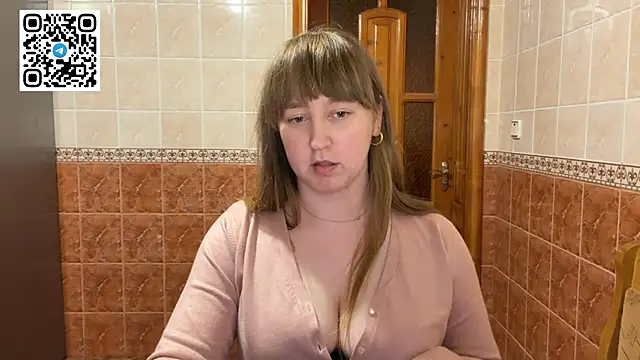 MaroonMoon  online show from April 2026 07:58:01 PM