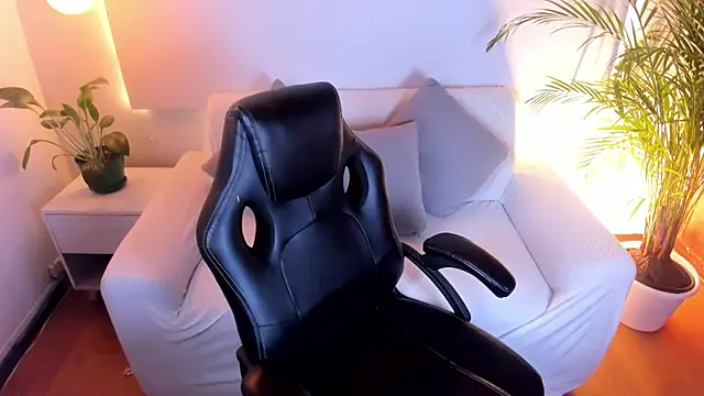 MeridaFox  online show from October 2025 05:15:02 PM