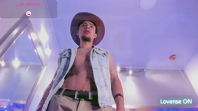 Snapshot of Briam_Hornet_ chatting on September 2025 09:03:02 PM Briam Hornet online show from September 2025 09:03:02 PM