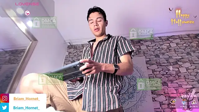 Snapshot of Briam_Hornet_ chatting on October 2025 08:58:01 PM Briam Hornet online show from October 2025 08:58:01 PM