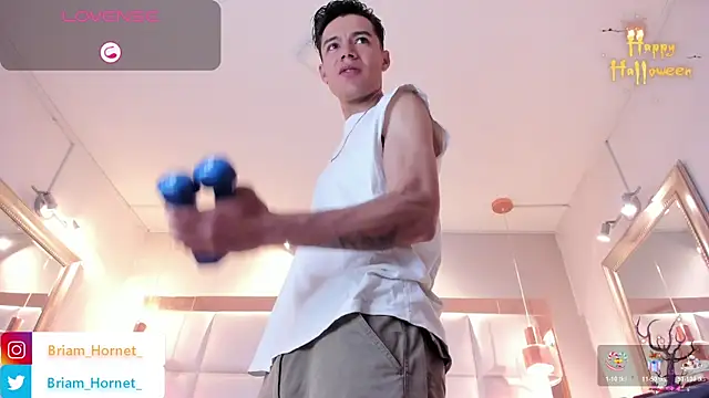 Snapshot of Briam_Hornet_ chatting on November 2025 09:06:02 PM Briam Hornet online show from November 2025 09:06:02 PM