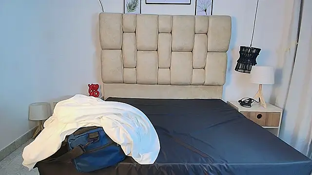 elizawiliamst online show from September 2025 11:54:01 AM